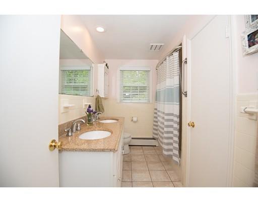 32 Manor Road Auburn, MA 01501 - Photo 11 of 28 Gallery Image 11