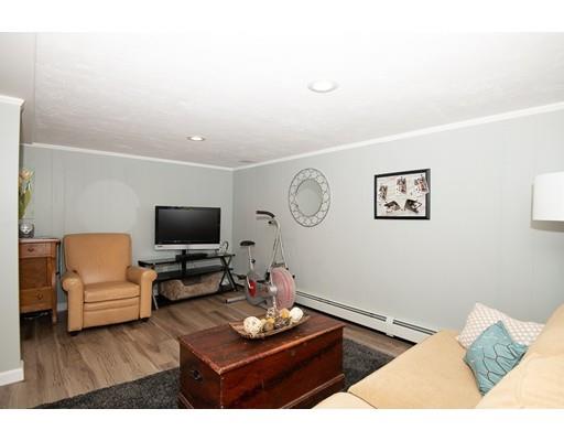 32 Manor Road Auburn, MA 01501 - Photo 18 of 28 Gallery Image 18
