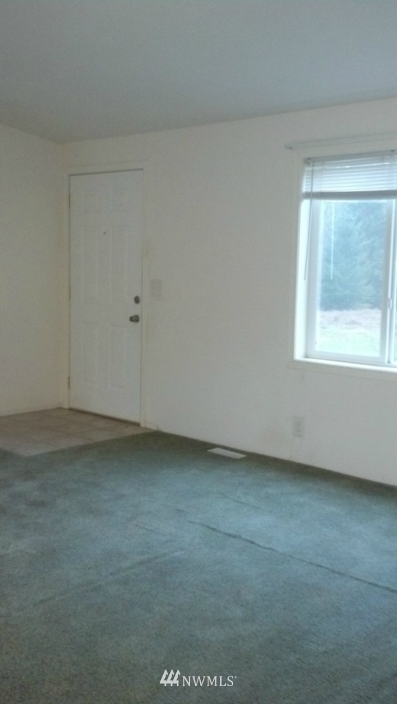 90 Ross Road Oakville, WA 98568 - Photo 8 of 15 Gallery Image 8