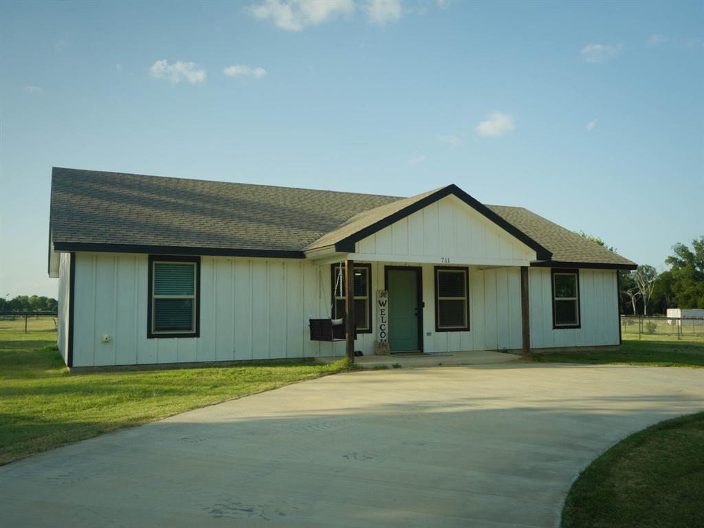 711 County Road 701 Cleburne, TX 76031 - Photo 23 of 37