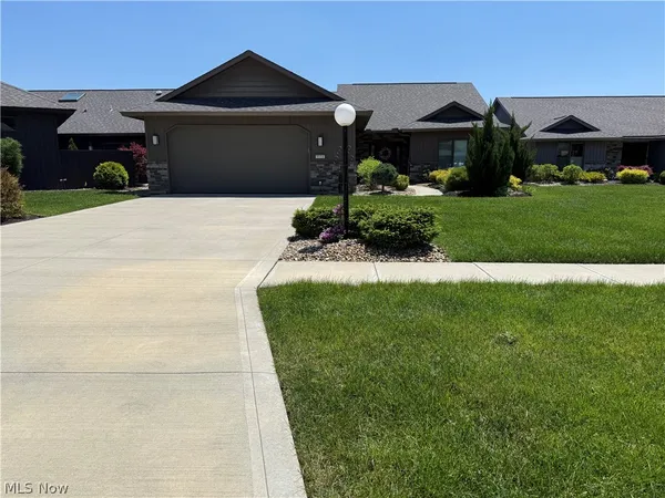 $575,000 | 9154 Pleasant Ridge Circle, North Ridgeville, OH 44039