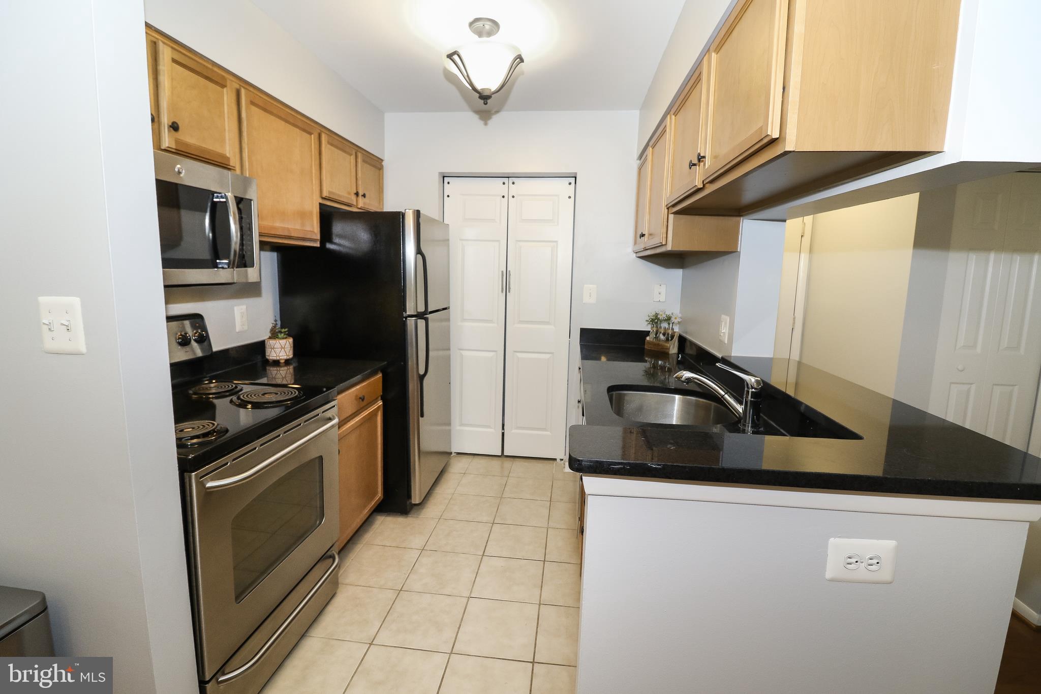 1705 Ascot Way, Unit E Reston, VA 20190 - Photo 15 of 40 Kitchen