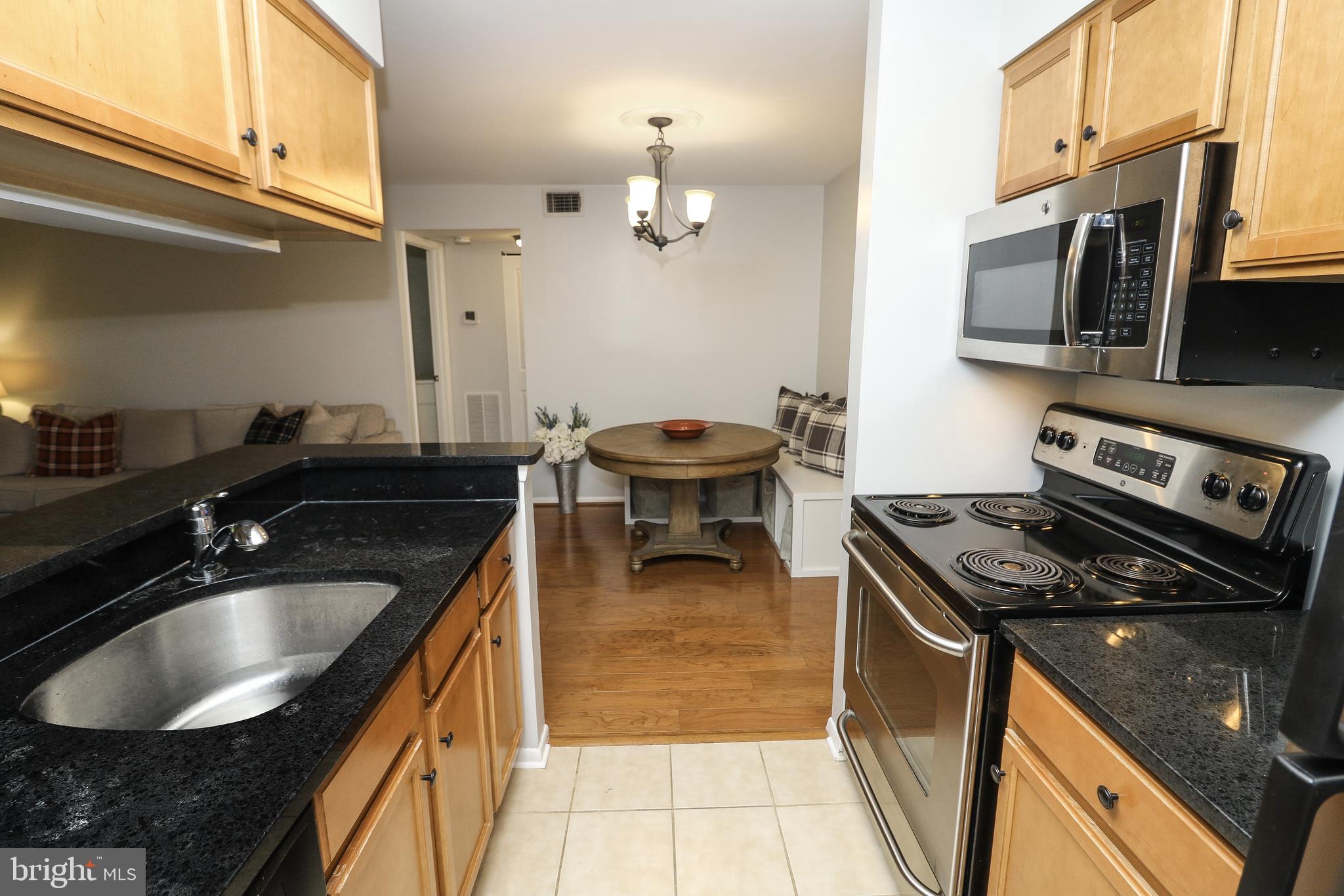1705 Ascot Way, Unit E Reston, VA 20190 - Photo 17 of 40 Kitchen