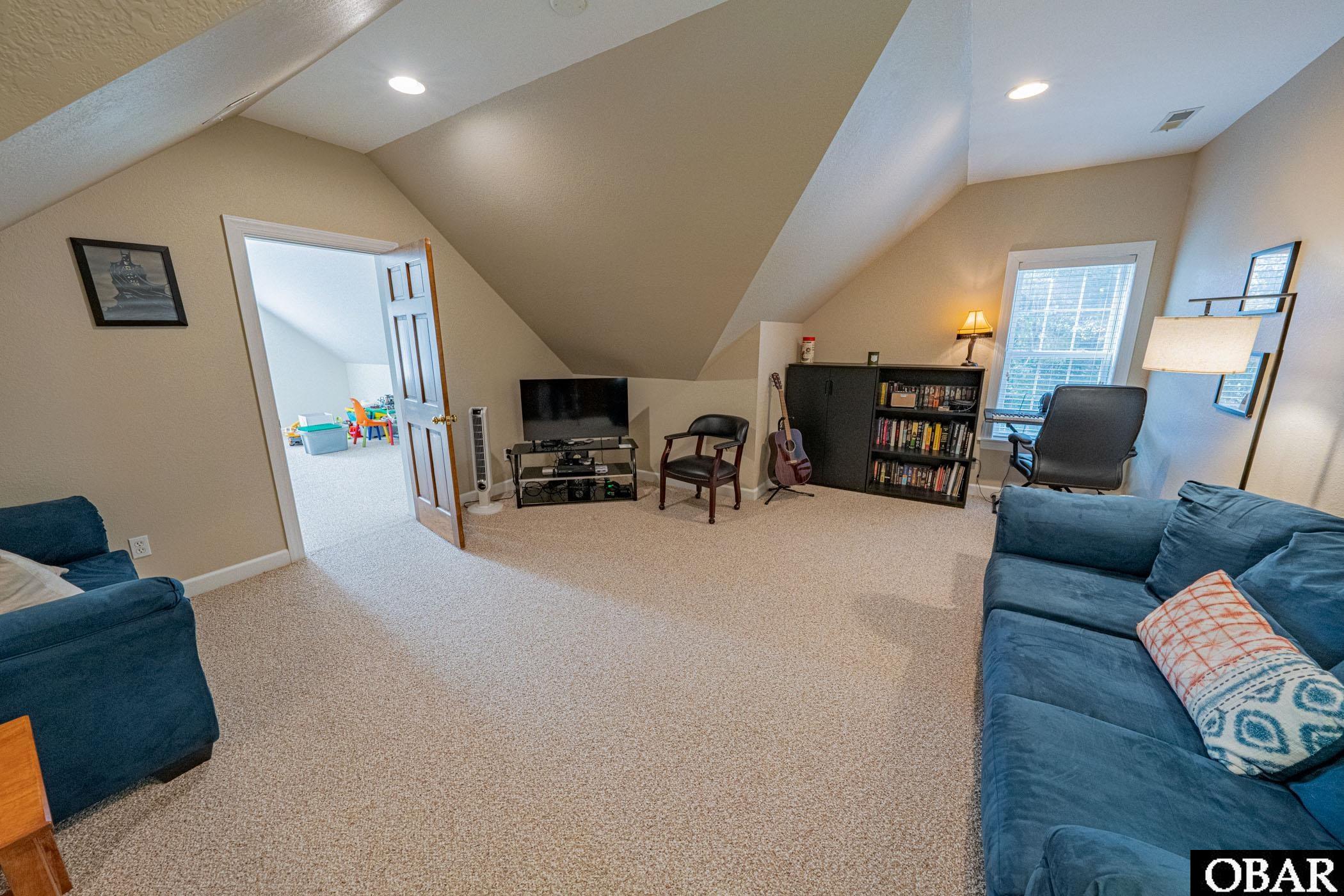 140 Fearing Place, Unit 63 Manteo, NC 27954 - Photo 32 of 50 2nd Living Room