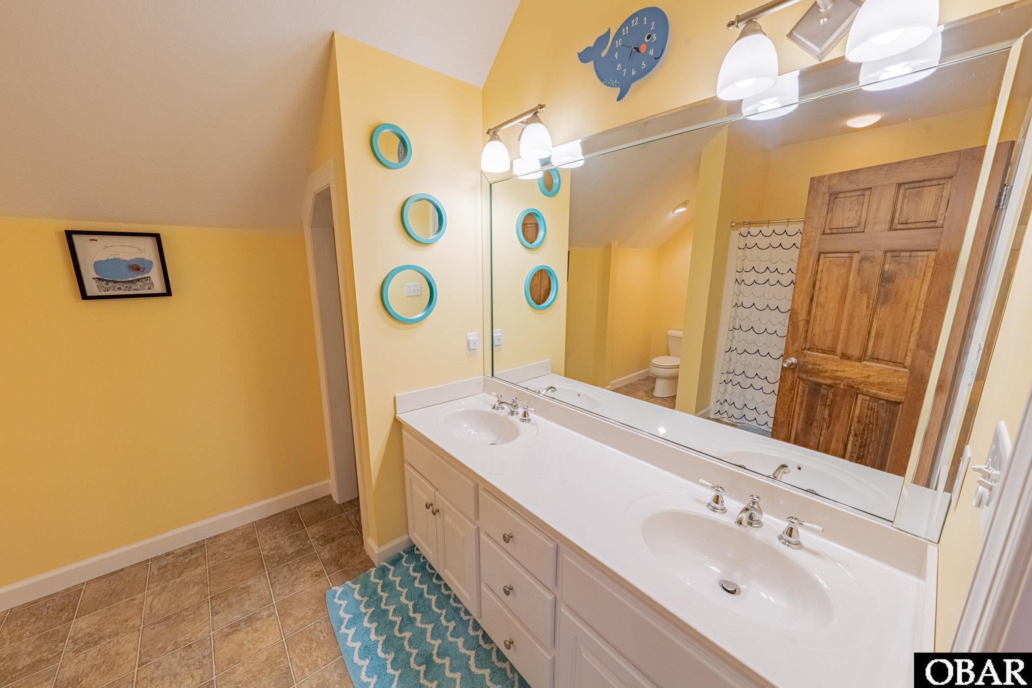 140 Fearing Place, Unit 63 Manteo, NC 27954 - Photo 36 of 50 Shared Full Bath