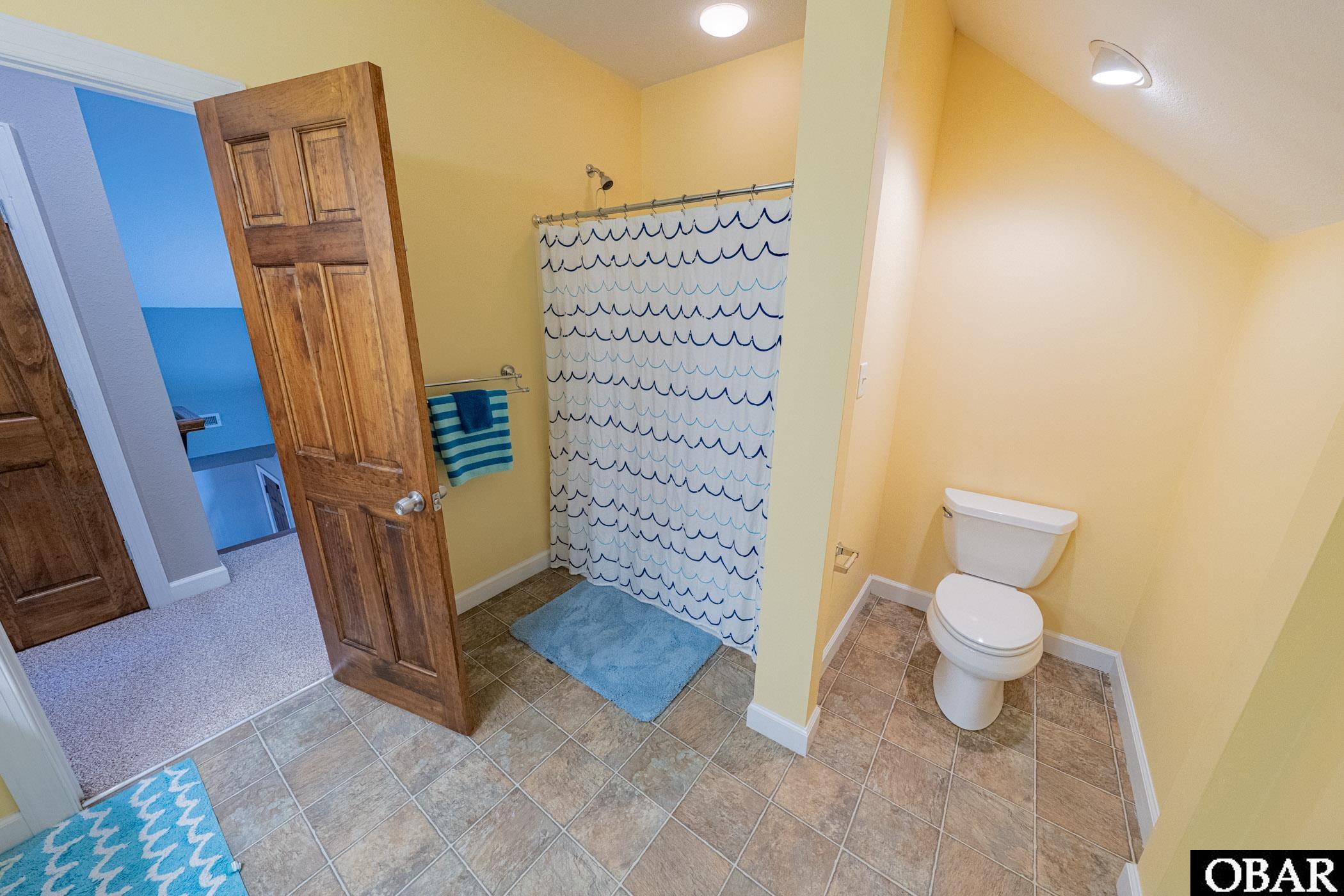 140 Fearing Place, Unit 63 Manteo, NC 27954 - Photo 37 of 50 Tub and Shower