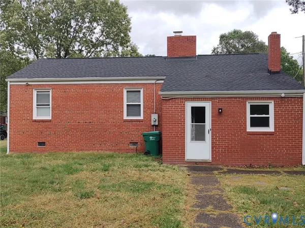 front view of house with a yard