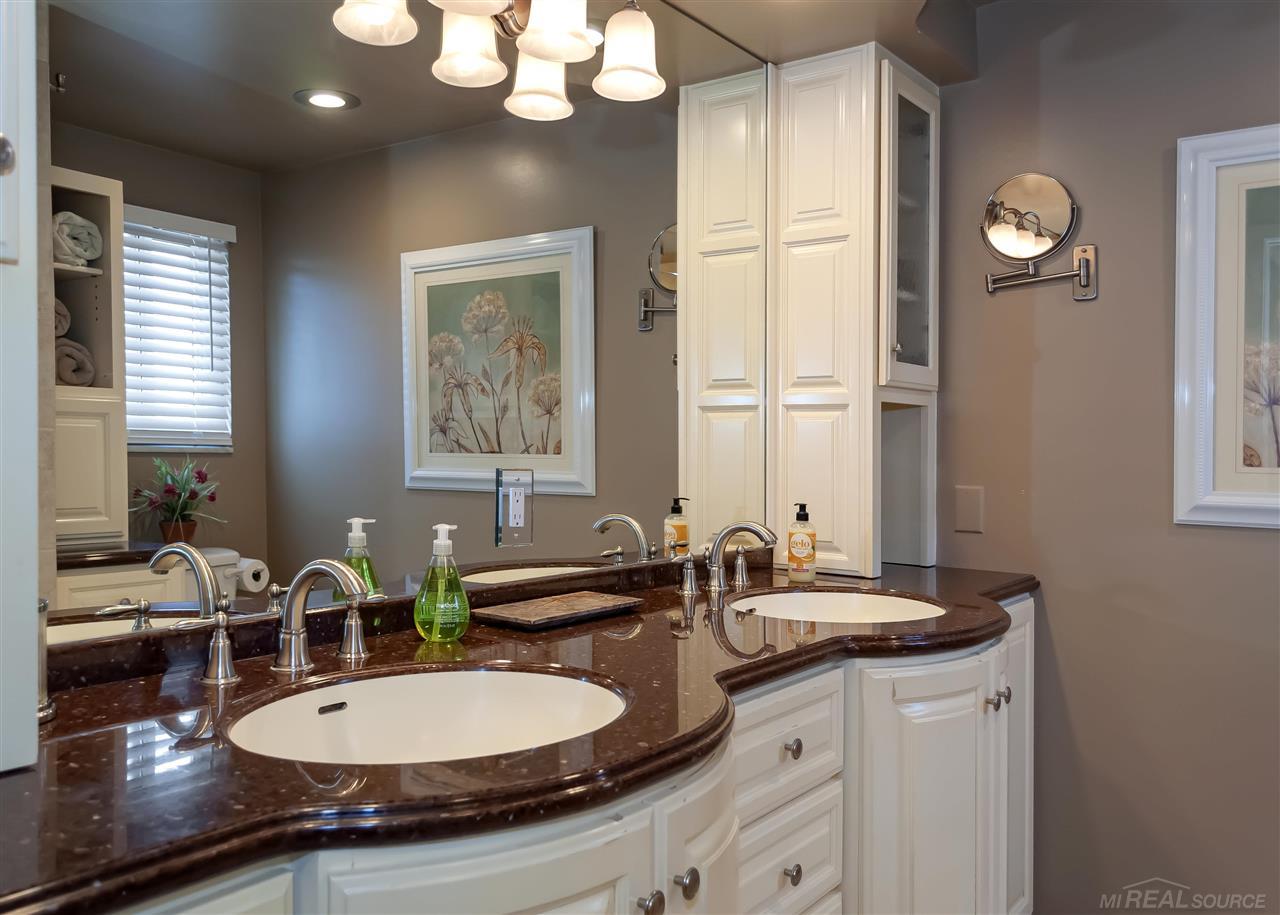 692 Canterbury Road Grosse Pointe Woods, MI 48236 - Photo 37 of 65