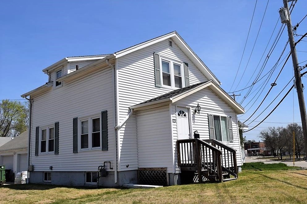 525 Post Road Warwick, RI 02888 - Photo 2 of 10 Gallery Image 2