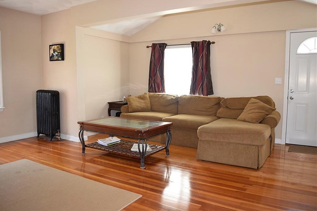 525 Post Road Warwick, RI 02888 - Photo 3 of 10 Gallery Image 3