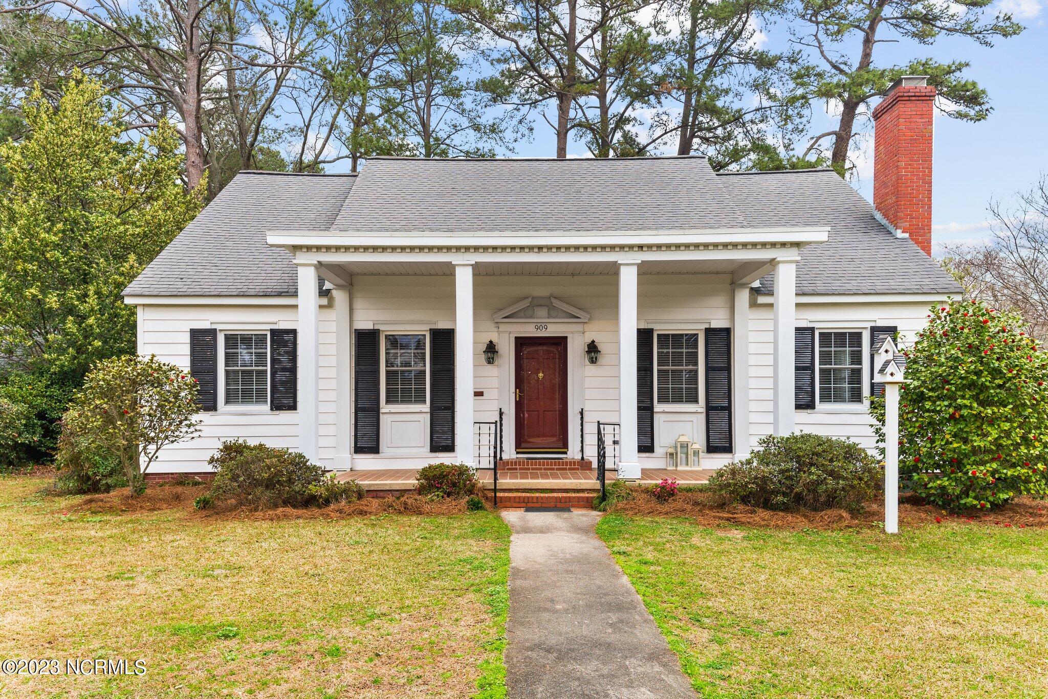 909 Rountree Street Kinston, NC 28501 - Photo 1 of 59 1-web-or-mls-DSC_3881