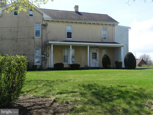 $1,025 | 130 North Antrim Way, Unit 1, Greencastle, PA 17225