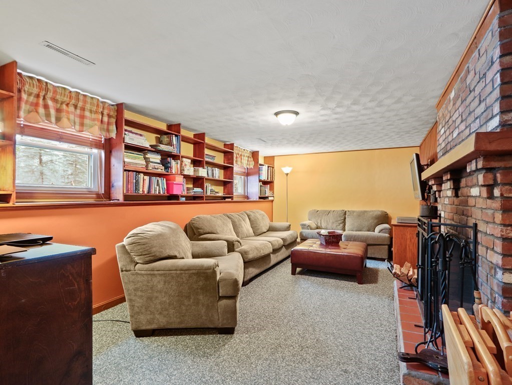 94 Pheasant Hill Road Franklin, MA 02038 - Photo 12 of 19 Gallery Image 12