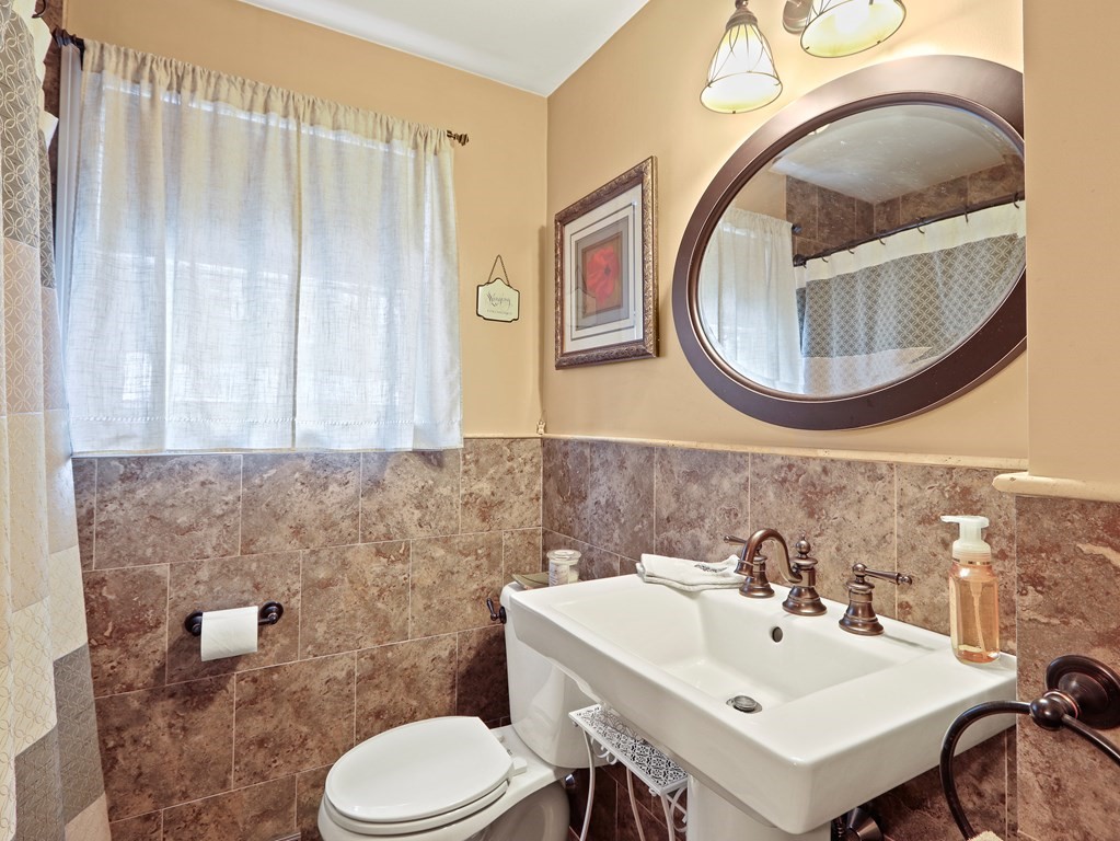 94 Pheasant Hill Road Franklin, MA 02038 - Photo 8 of 19 Gallery Image 8