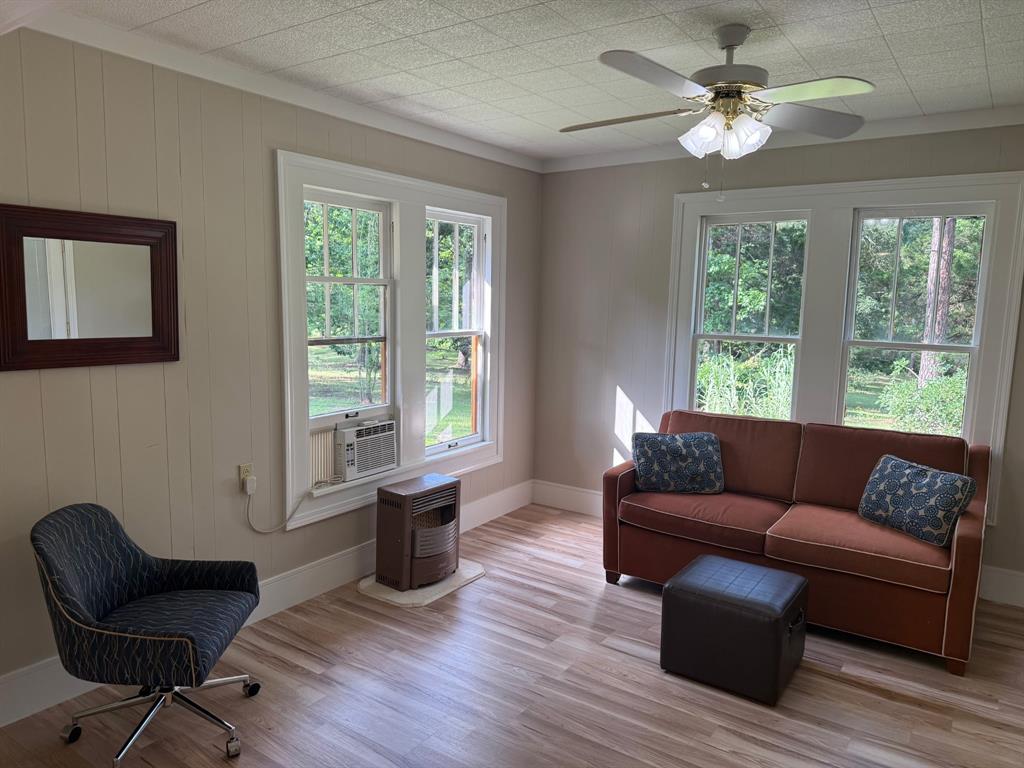 7105 Rodessa Ida Road Ida, LA 71044 - Photo 27 of 40 a living room with furniture and a window