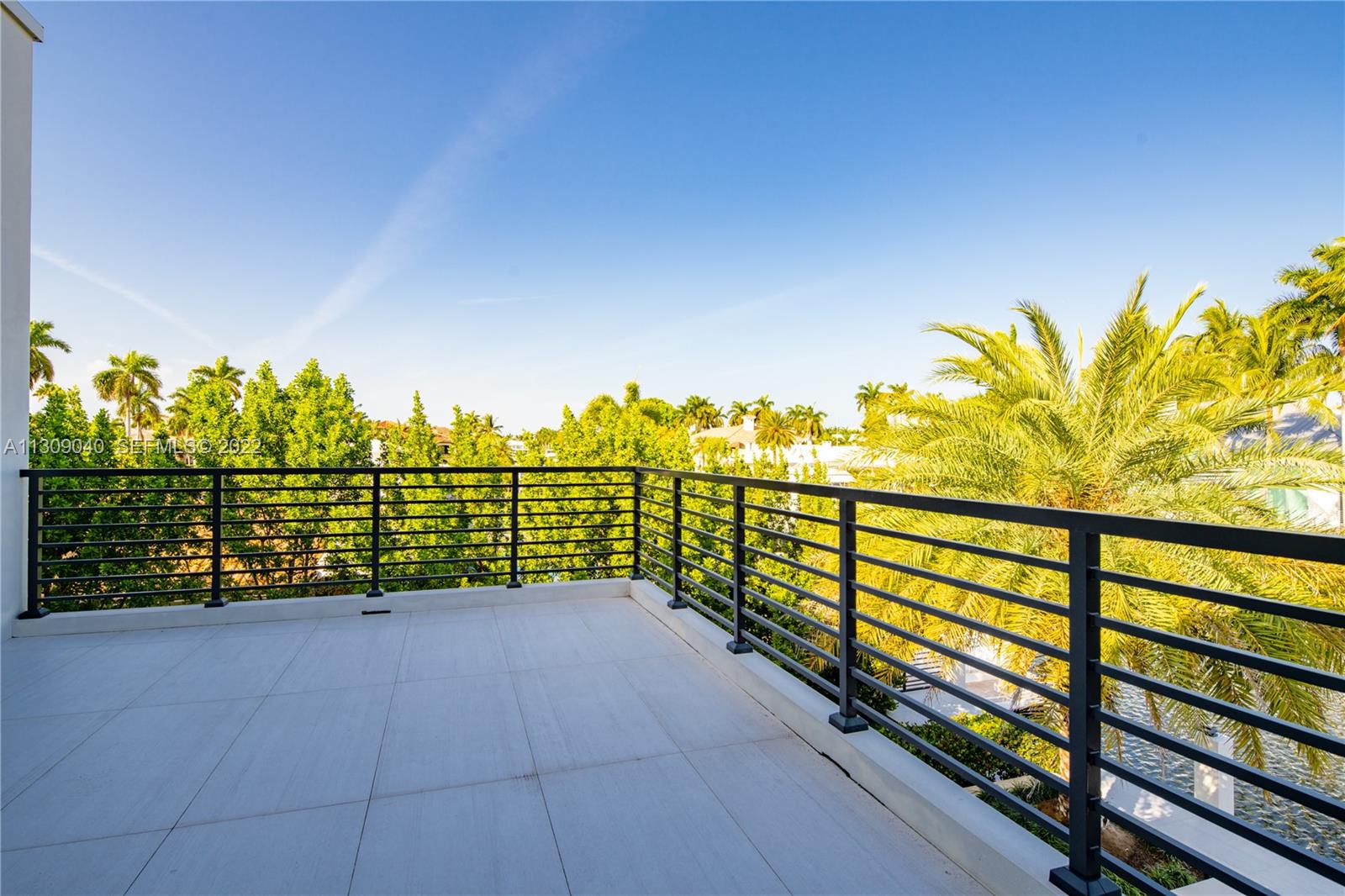 128 Fiesta Way Fort Lauderdale, FL 33301 - Photo 38 of 60 a view of a garden