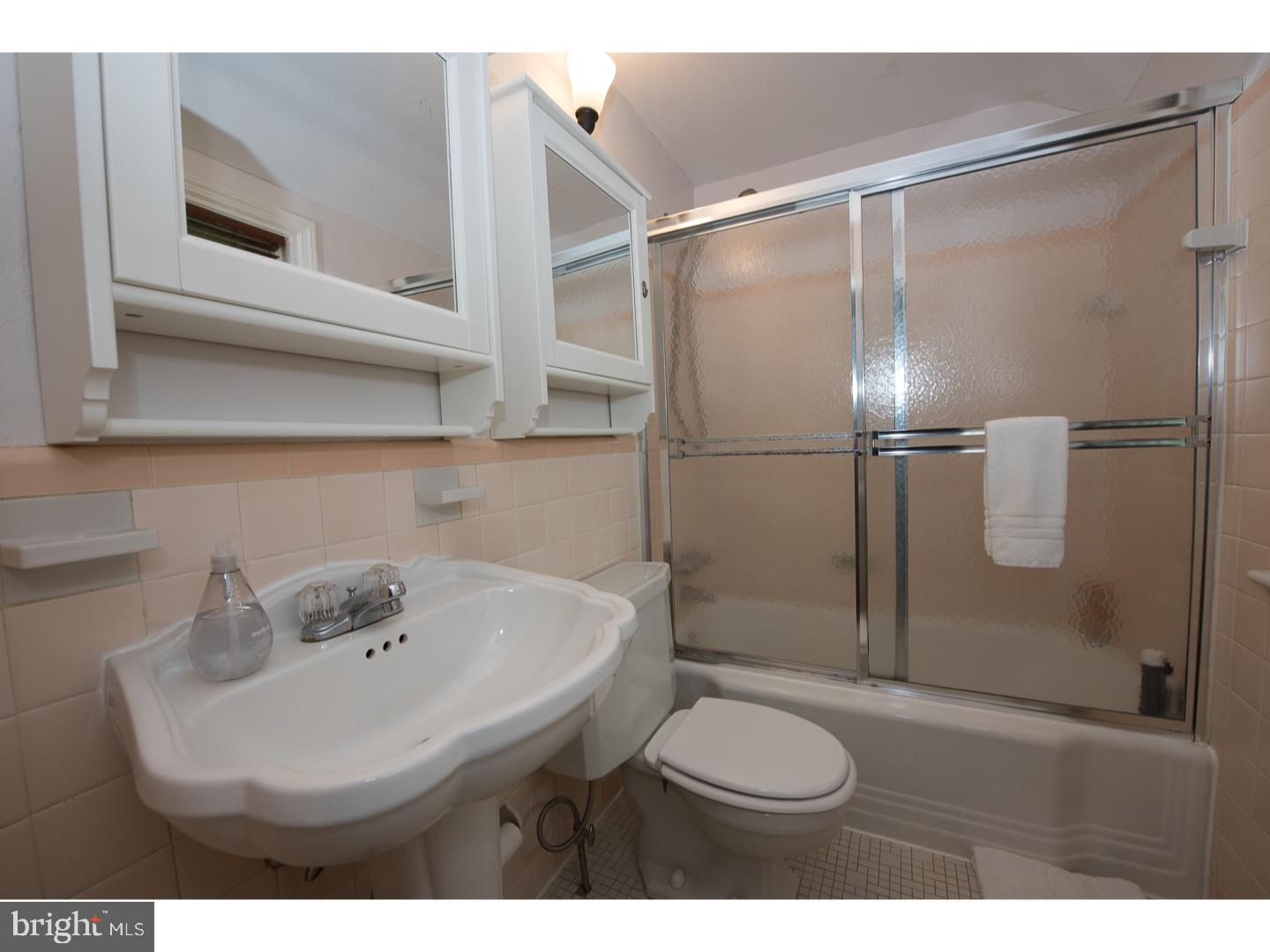 1000 Hampstead Road Wynnewood, PA 19096 - Photo 12 of 17 Bathroom
