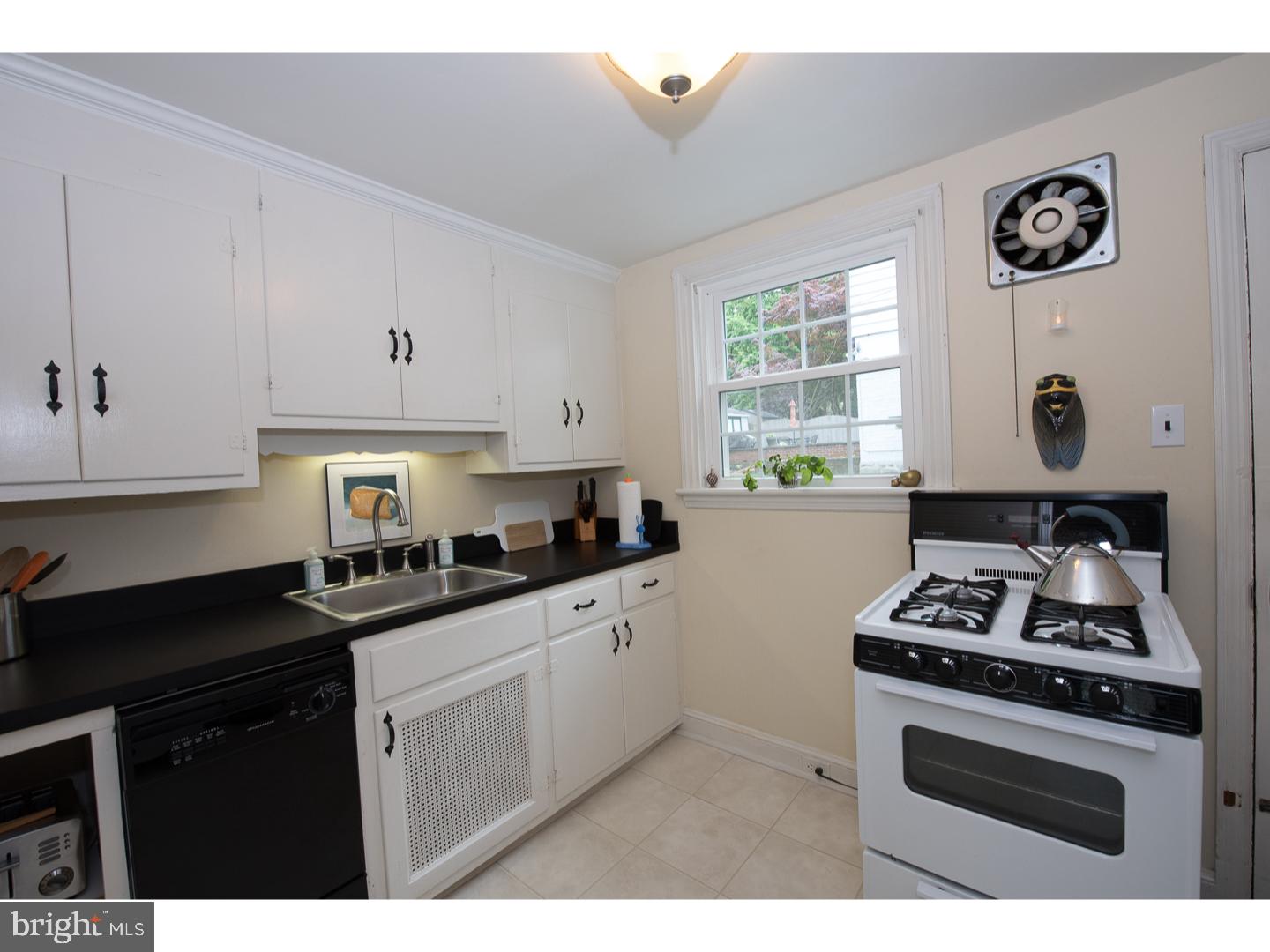 1000 Hampstead Road Wynnewood, PA 19096 - Photo 5 of 17 Kitchen