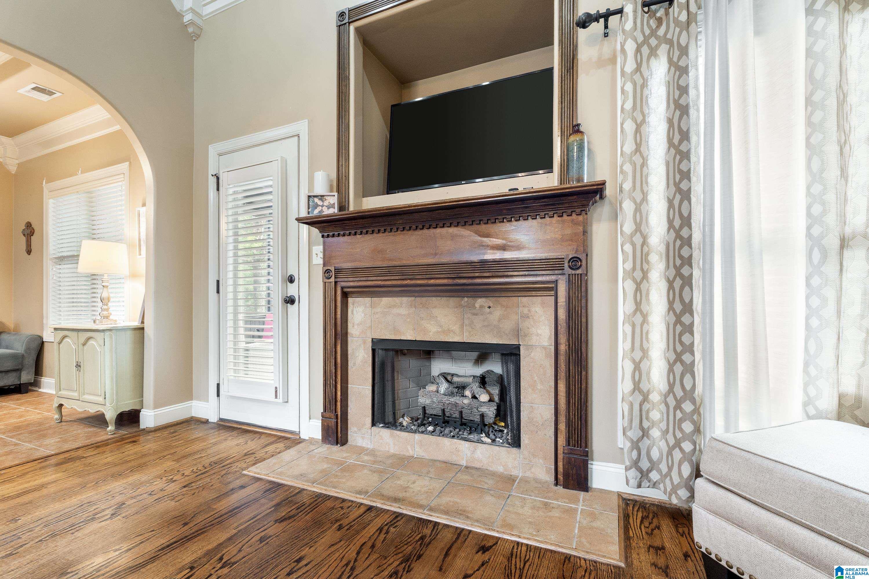 244 Strathaven Lane Pelham, AL 35124 - Photo 8 of 39