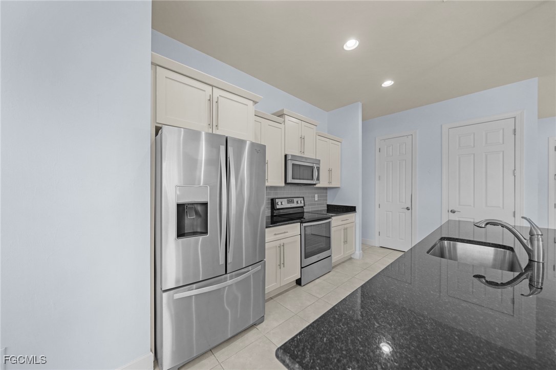 11720 Avingston Terrace Fort Myers, FL 33913 - Photo 3 of 30