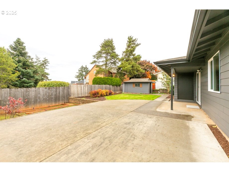 1735 Misty Place Northwest Salem, OR 97304 - Photo 24 of 31 a view of a basket ball ground