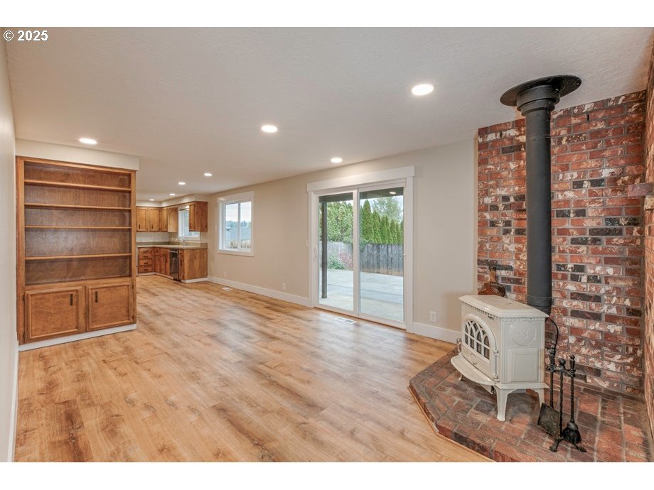 1735 Misty Place Northwest Salem, OR 97304 - Photo 8 of 31 a view of an empty room with a window