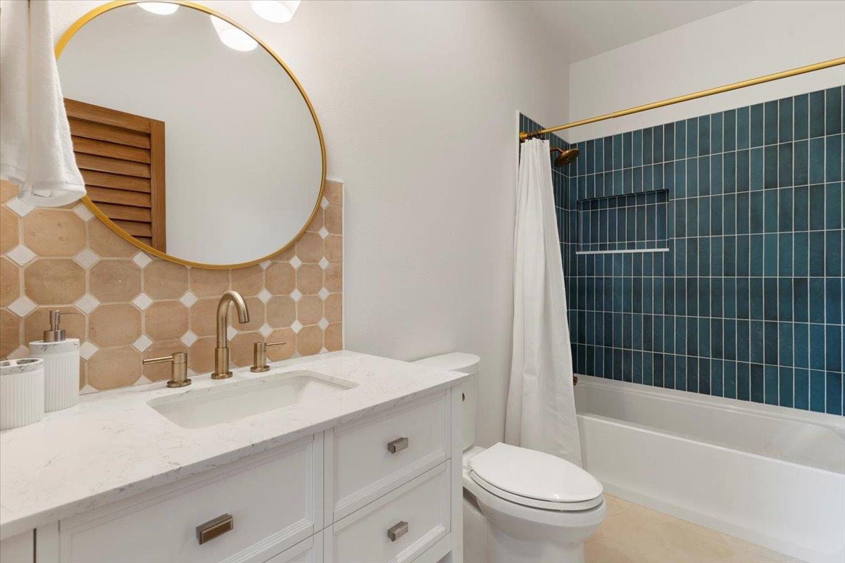 60 Koolau Road Haiku, HI 96708 - Photo 31 of 47 a bathroom with a sink a toilet and shower