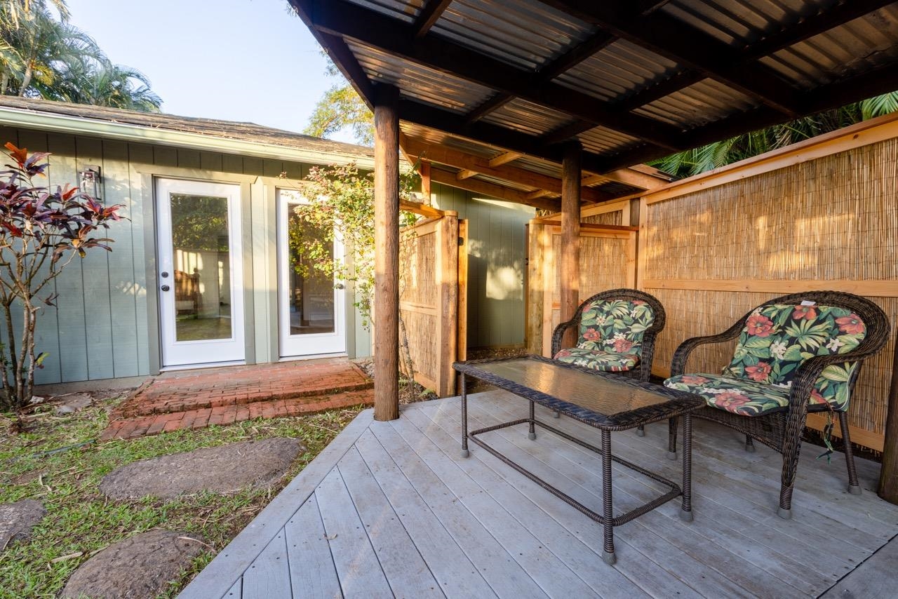 60 Koolau Road Haiku, HI 96708 - Photo 45 of 47 a view of a porch with furniture and a window