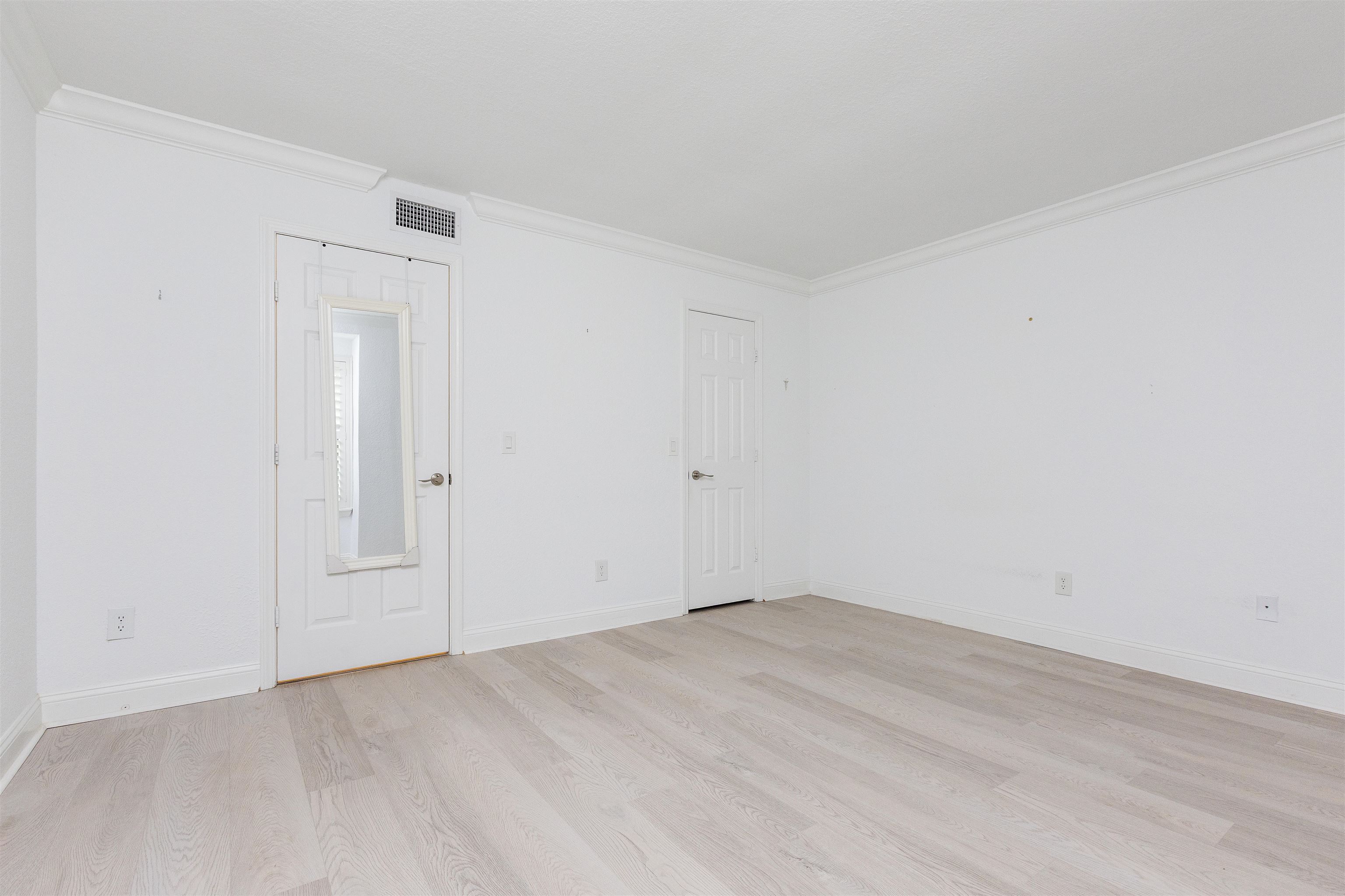 923 Seashell Lane Ponte Vedra Beach, FL 32082 - Photo 31 of 60 a view of an empty room