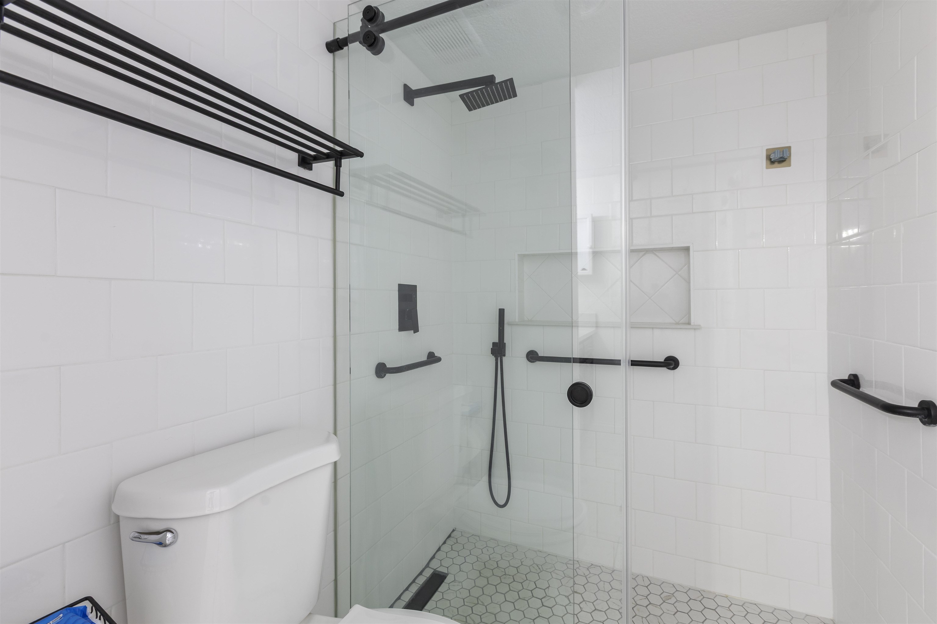 923 Seashell Lane Ponte Vedra Beach, FL 32082 - Photo 37 of 60 a bathroom with a shower