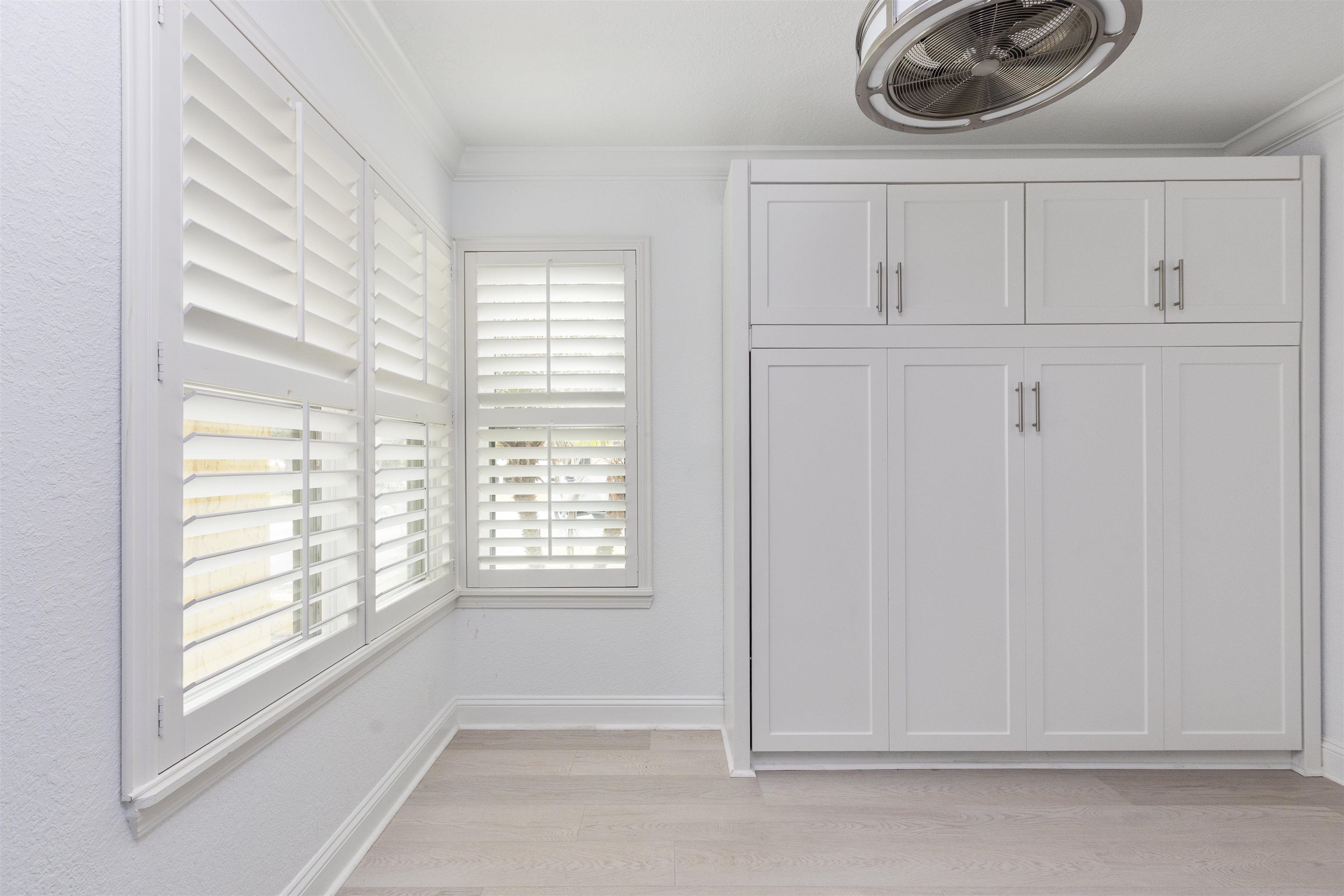 923 Seashell Lane Ponte Vedra Beach, FL 32082 - Photo 43 of 60 a view of a livingroom with a window