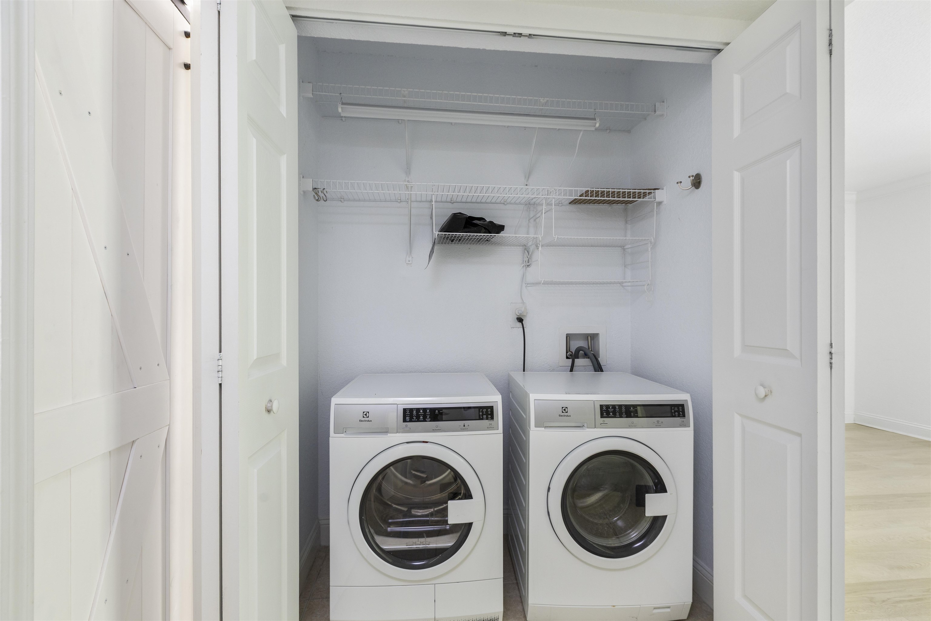 923 Seashell Lane Ponte Vedra Beach, FL 32082 - Photo 45 of 60 a utility room with dryer and washer
