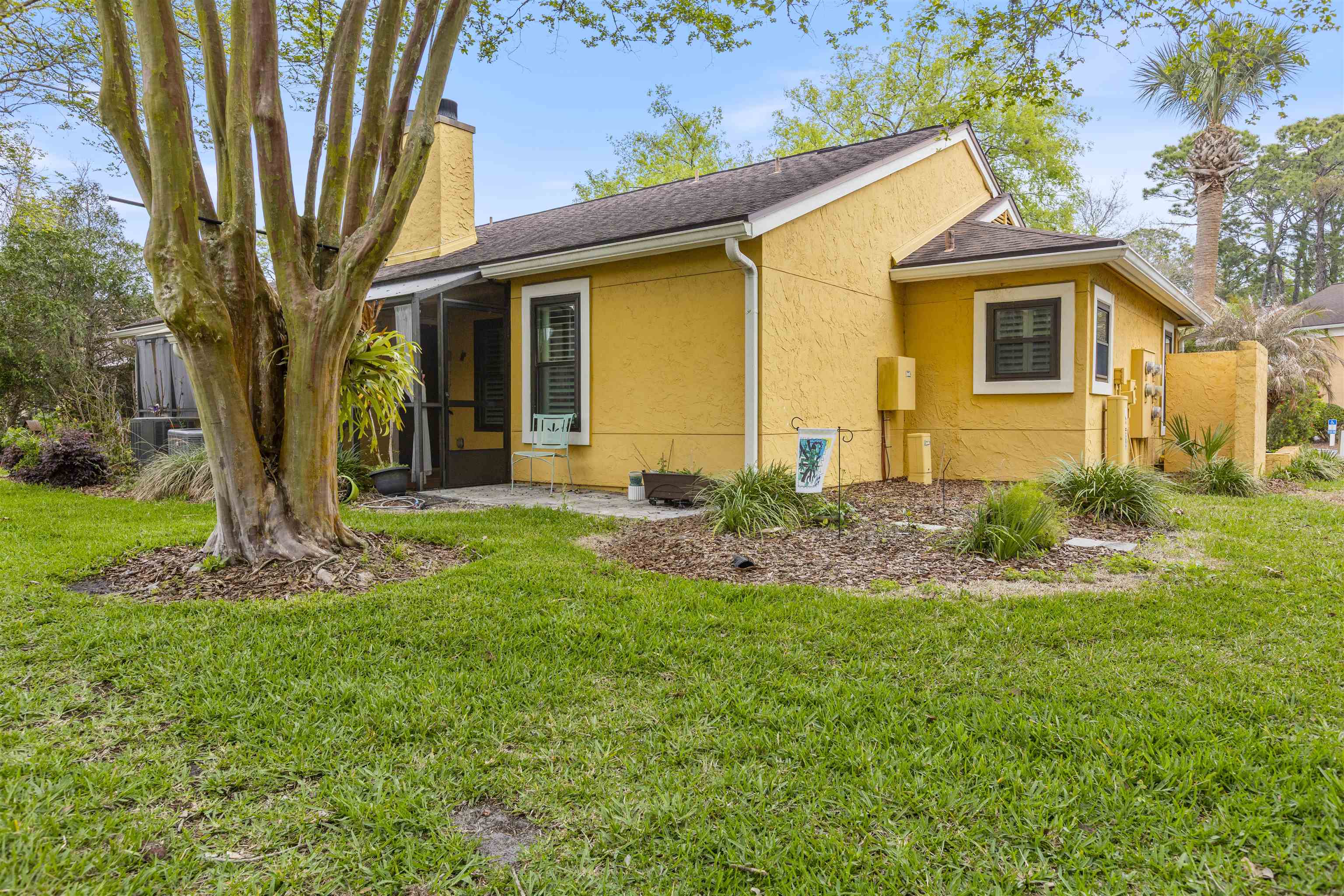 923 Seashell Lane Ponte Vedra Beach, FL 32082 - Photo 50 of 60 front view of a house with a yard