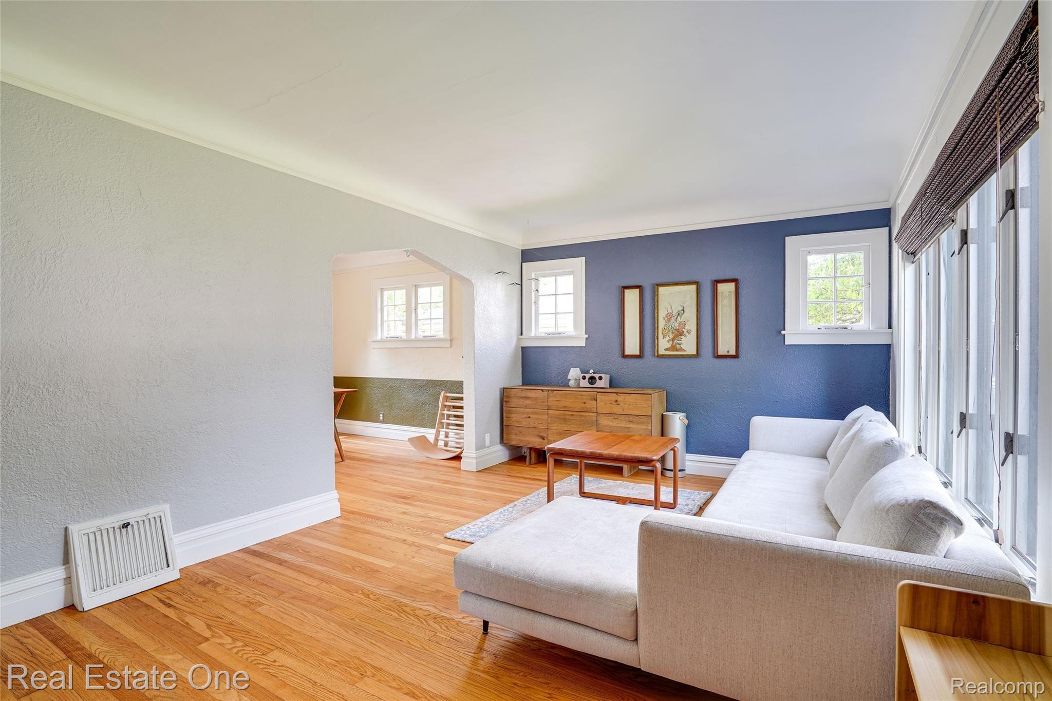 959 Cambridge Road Berkley, MI 48072 - Photo 6 of 20 ChrisB-6.jpg