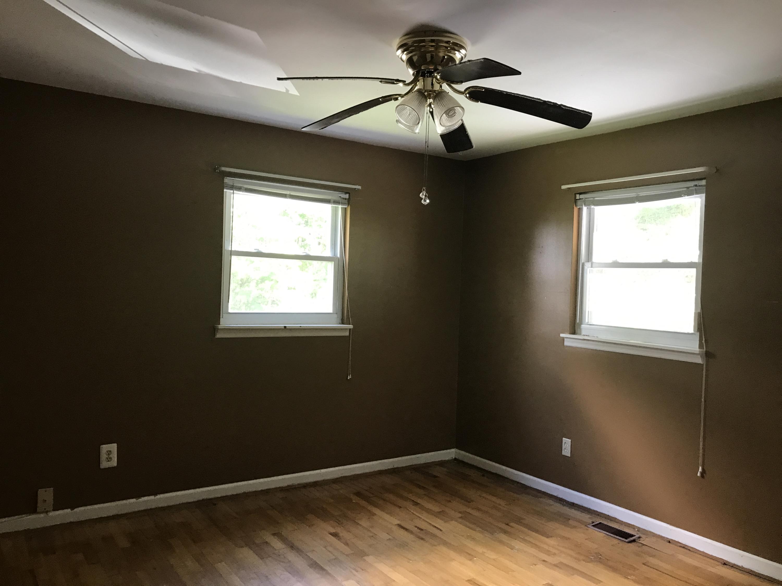 206 High Point Road Middlesboro, KY 40965 - Photo 9 of 14 Master Bedroom
