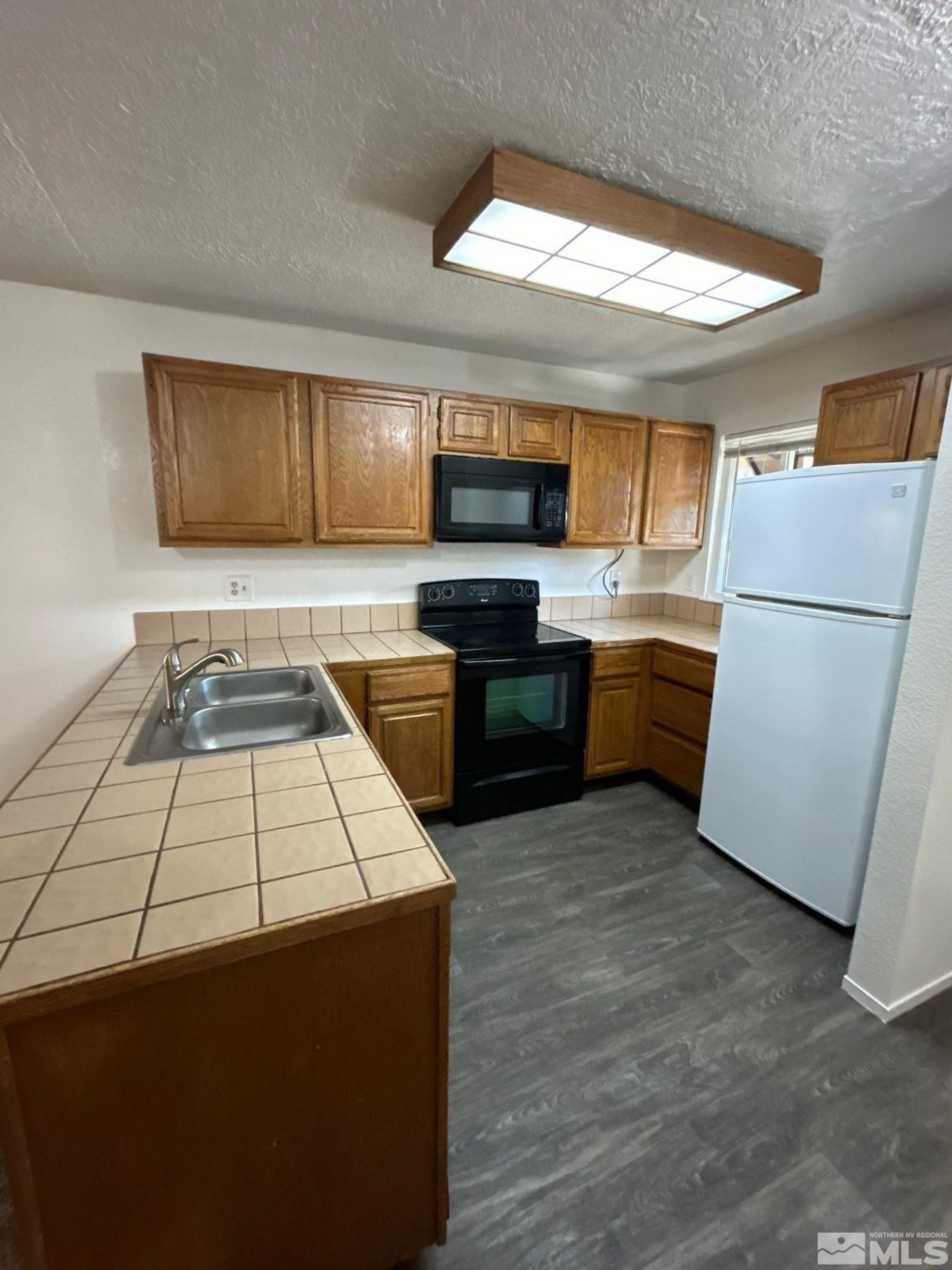 2904 Tierra Verde West Reno, NV 89512 - Photo 5 of 23 Photo 4
