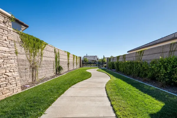 $799,950 | 8305 Bent Tree Drive, Roseville, CA 95747