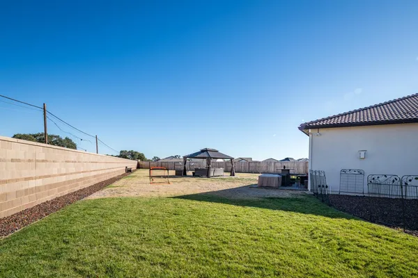 $799,950 | 8305 Bent Tree Drive, Roseville, CA 95747