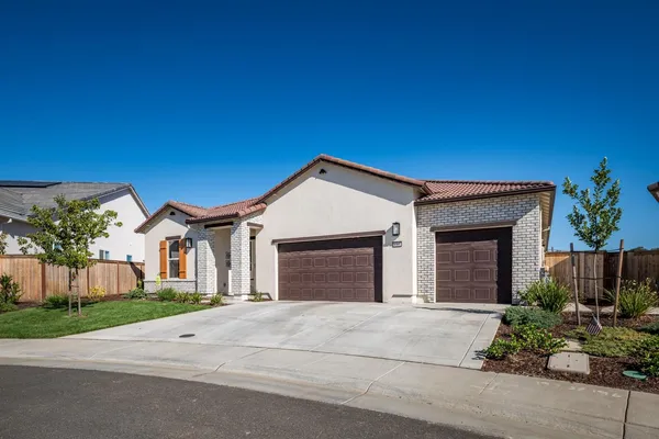 $799,950 | 8305 Bent Tree Drive, Roseville, CA 95747