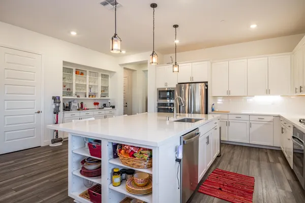 $799,950 | 8305 Bent Tree Drive, Roseville, CA 95747