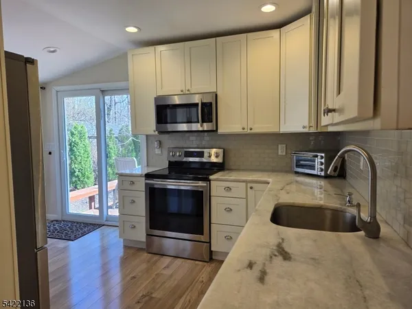 $2,250 | 36 Julie Lane, Greenwood Lake, NY 10925