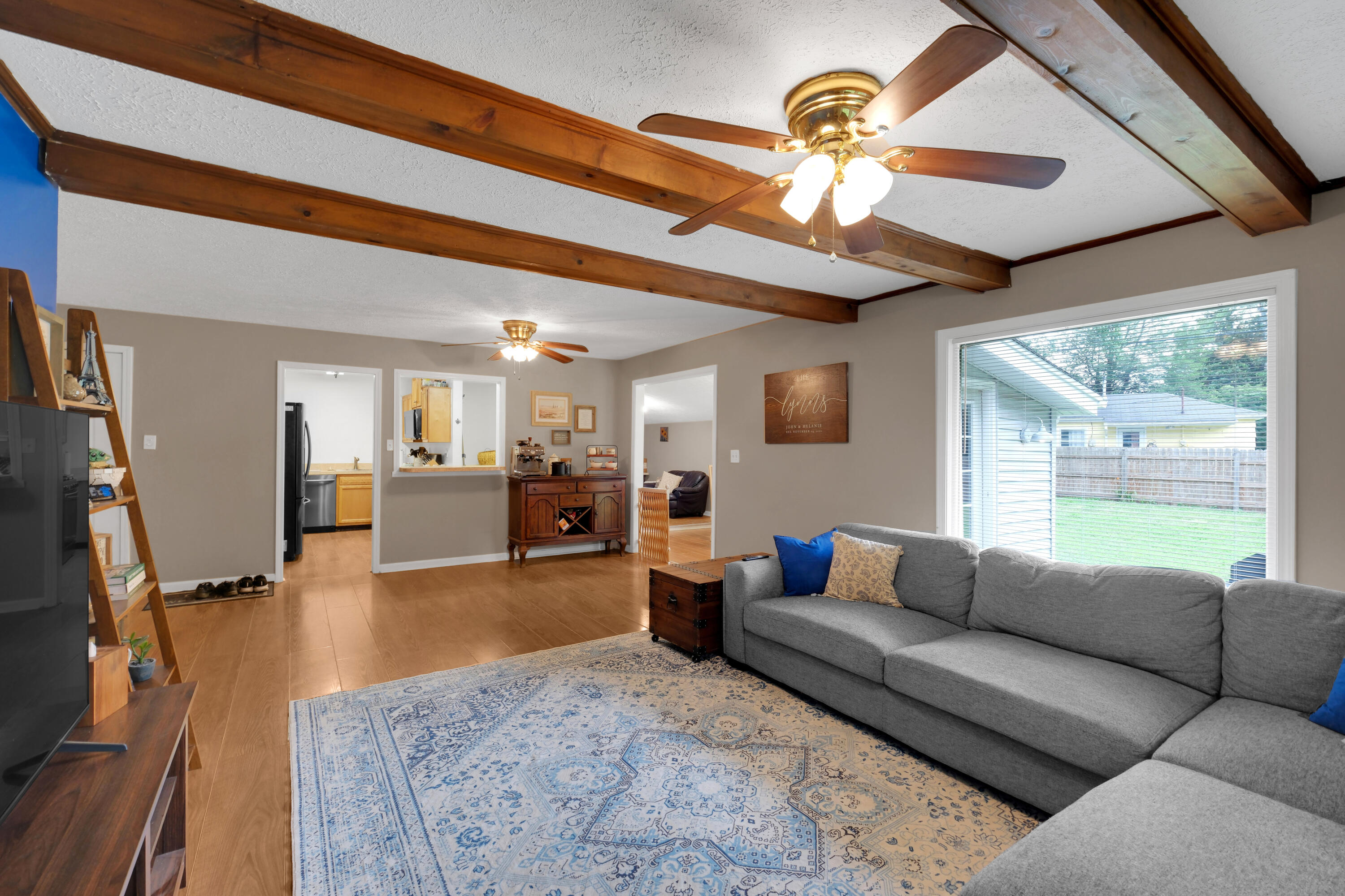 3131 Radiance Road Louisville, KY 40220 - Photo 9 of 30 Living