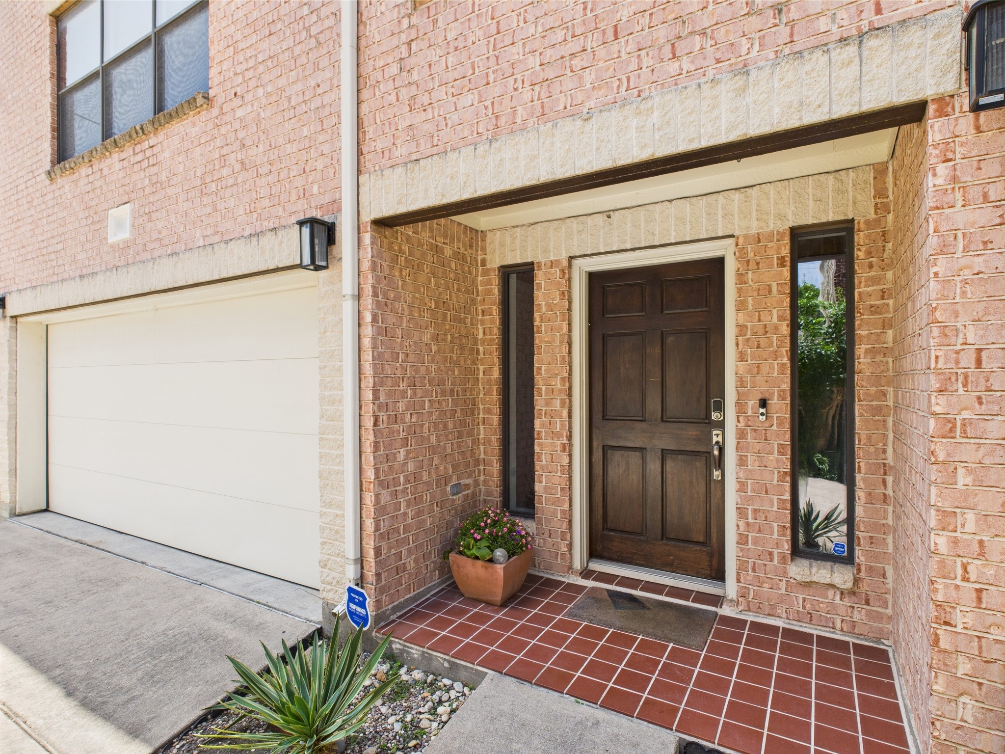 5810 Darling Street, Unit F Houston, TX 77007 - Photo 35 of 38 Exterior entryway