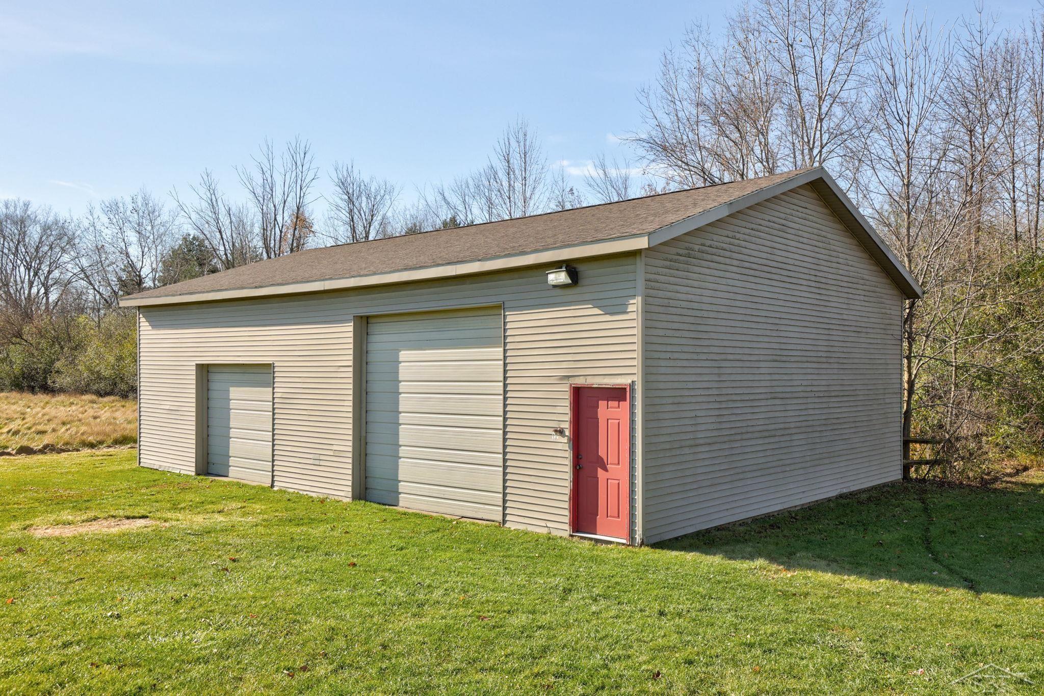 7225 Kochville Road Freeland, MI 48623 - Photo 39 of 68 50127978-38.JPG