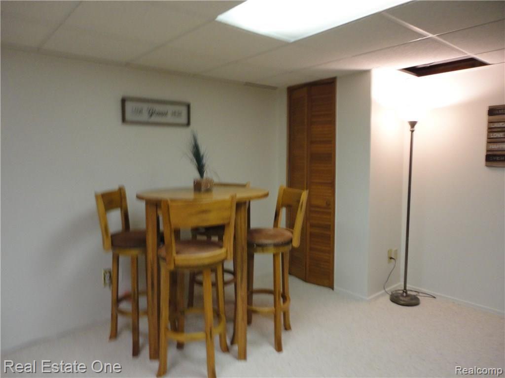 32305 Baintree Road Farmington Hills, MI 48334 - Photo 32 of 53