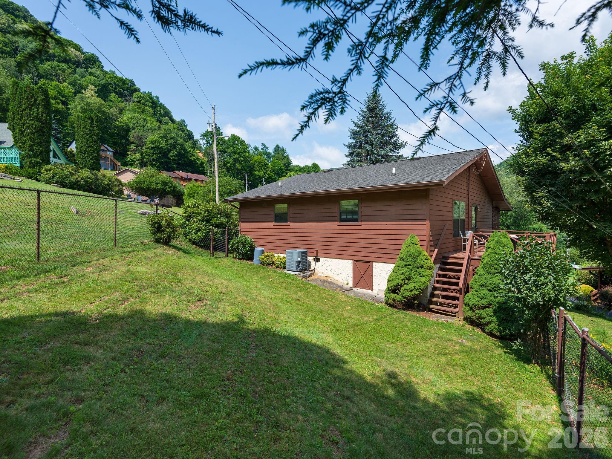85 Hillcrest Road Maggie Valley, NC 28751 - Photo 22 of 25