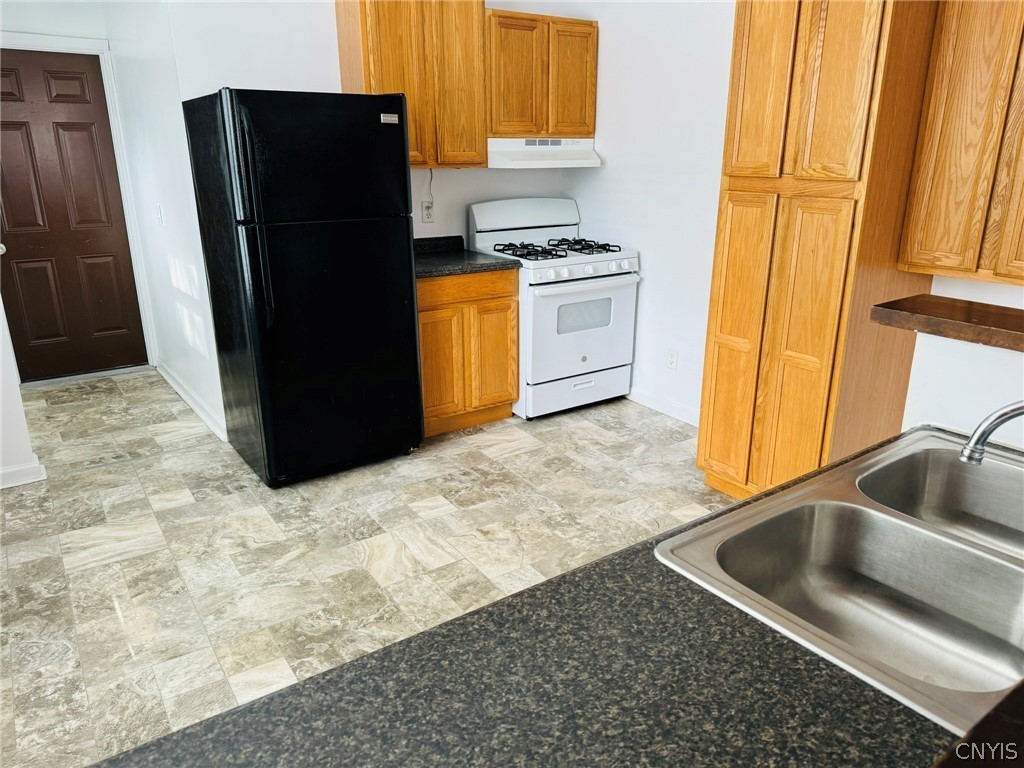 94 Pendleton Street Cortland, NY 13045 - Photo 18 of 29 Apt 2 Kitchen