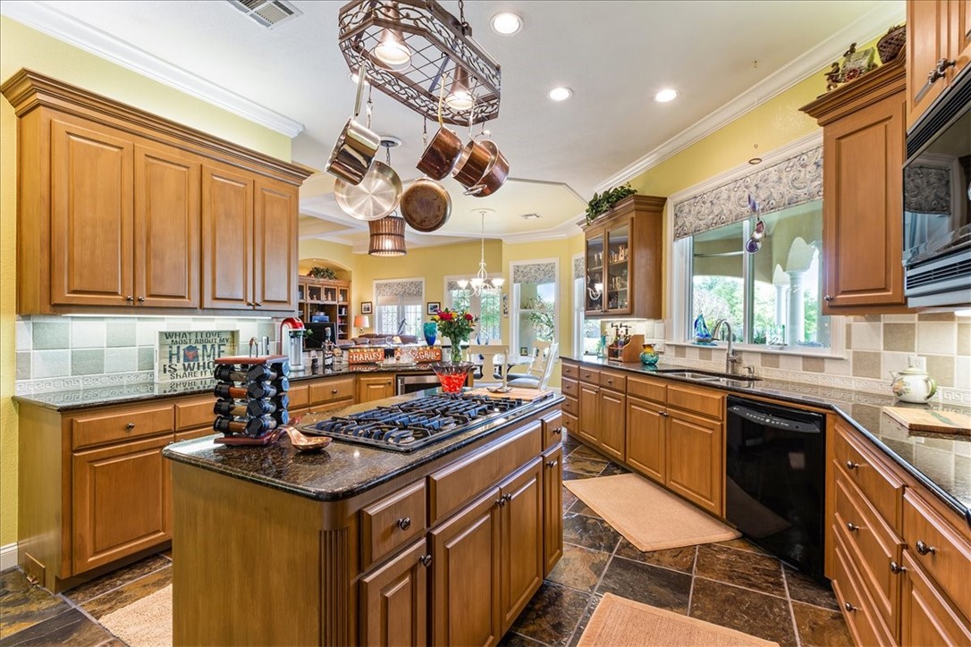 1021 Park Ridge Circle McGregor, TX 76657 - Photo 15 of 48