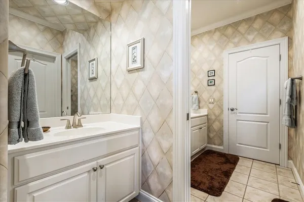 $1,100,000 | 1021 Park Ridge Circle, McGregor, TX 76657