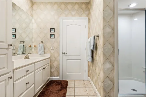 $1,100,000 | 1021 Park Ridge Circle, McGregor, TX 76657